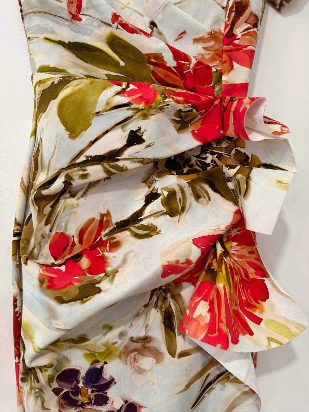 CHIARA BONI LA PETITE ROBE Ruffle Floral-Print Bodycon Midi Dress - Picture 3 of 9
